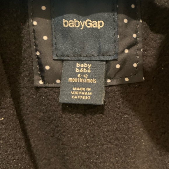 Gap one piece snowsuit size 6-12 months. - Picture 3 of 7